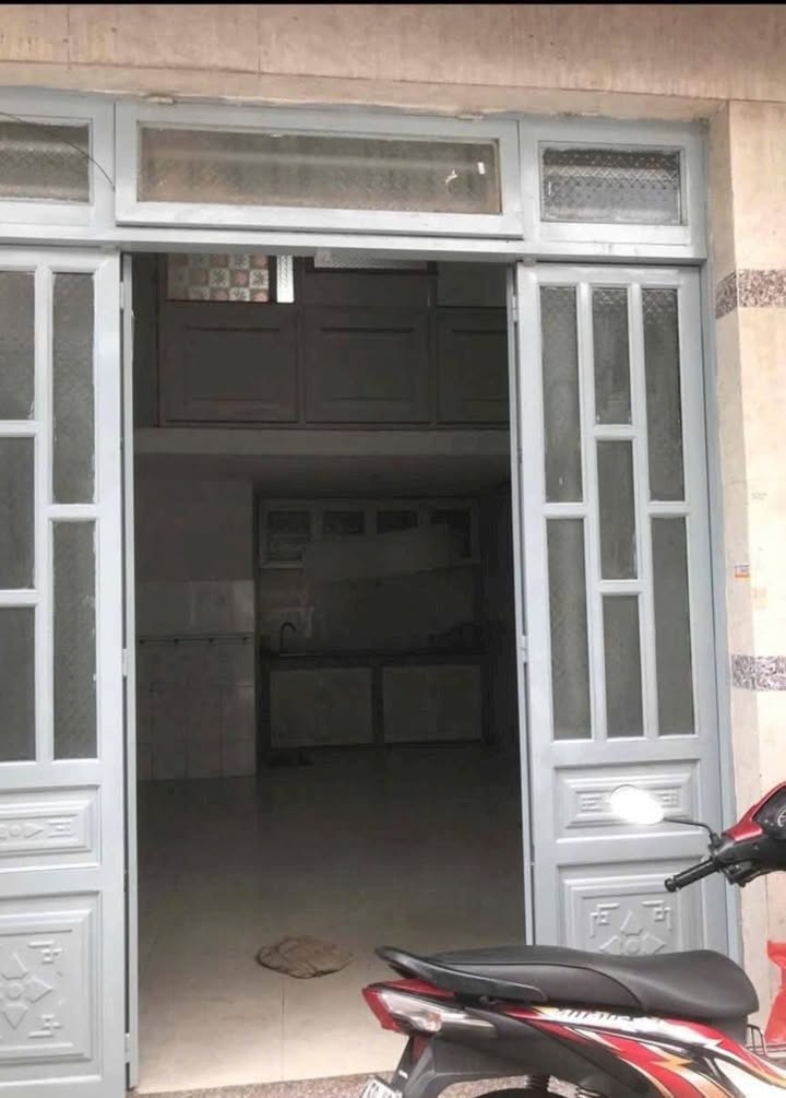 Nhà cho thuê Hiệp Thành 17, Quận 12, 23m² giá 3 triệu - Ban công thoáng mát!