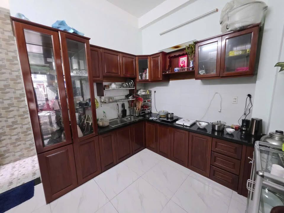 Nhà 3 tầng 1 tum đường Vân Đồn, Nha Trang 52m² giá 5.9 tỷ - Hẻm yên tĩnh, tiện nghi đầy đủ!
