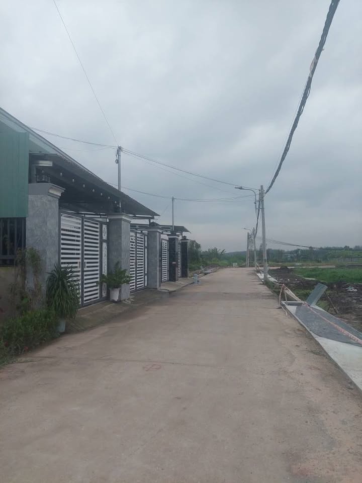 Đất nền Tân Định Bến Cát 360m² giá 2.6 tỷ - Vị trí đắc địa, tiềm năng phát triển!