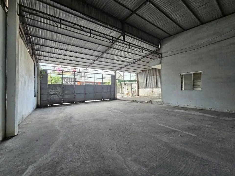 Kho 520m² mặt tiền đường Hàng Gòn - Giá 9 tỷ - Đầu tư sinh lời lý tưởng!