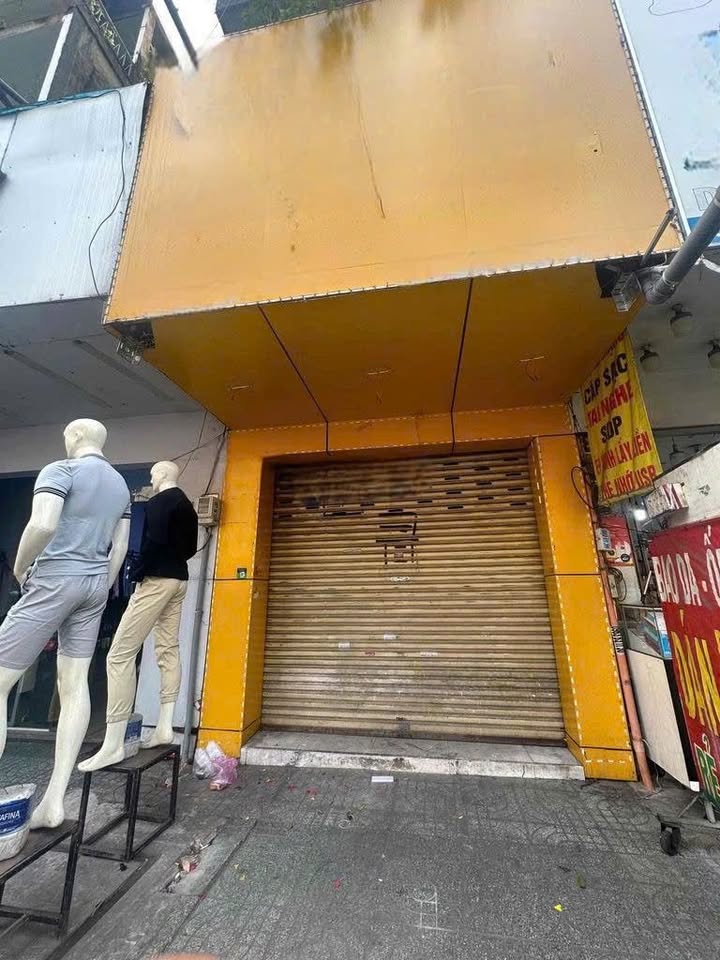 Mặt bằng mặt tiền Cách Mạng Tháng 8, Tân Bình 28m² giá 15 triệu - Vị trí đắc địa, thuận tiện kinh doanh!