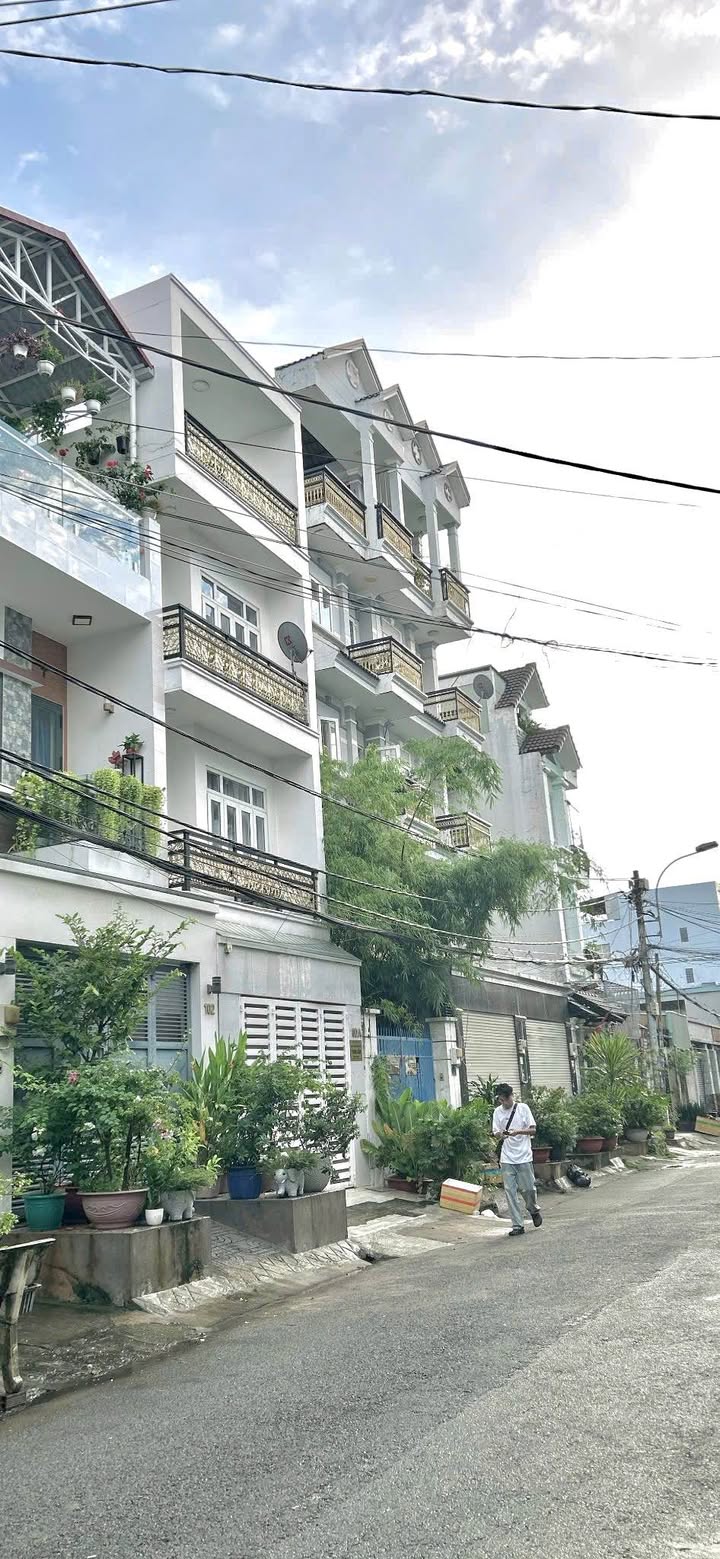 Nhà phố Tân Quy, quận 7, 72m² giá 8 tỷ - Nhà đẹp vào ở ngay!