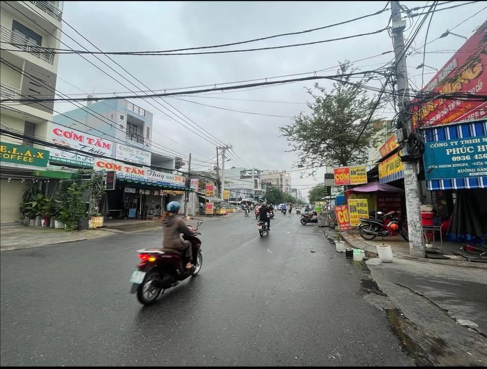 Căn hộ dịch vụ Gà Đẻ Chứng Vàng, Tân Bình 103m² giá chỉ 55 triệu/tháng - Cơ hội đầu tư sinh lời!