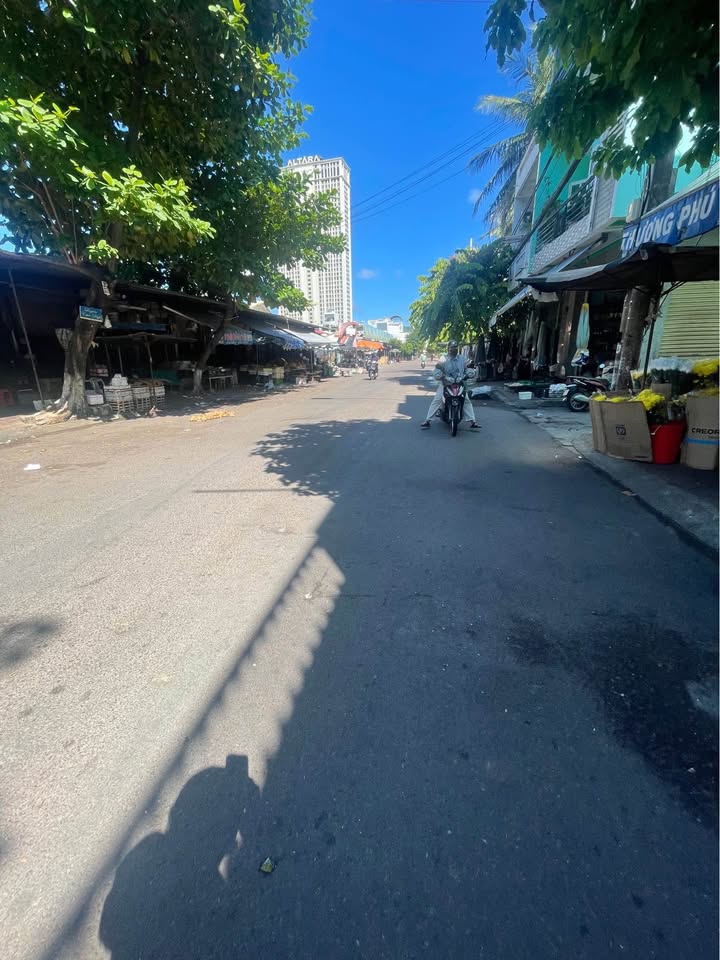 Lô Đất Mặt Tiền Đối Diện Chợ Lớn Quy Nhơn 68.8m² giá 7 tỷ - Đầu tư lý tưởng!