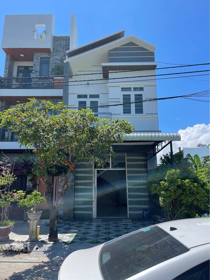 Nhà Mặt Tiền 2 Tầng Đống Đa Quy Nhơn 92.8m² giá 4.65 tỷ - Đầu tư sinh lời ngay!