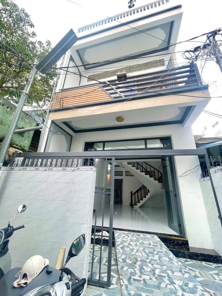 Nhà trệt lầu 3 phòng ngủ tại Trần Bình Trọng, Ninh Kiều - Cho thuê giá 7.5 triệu/tháng