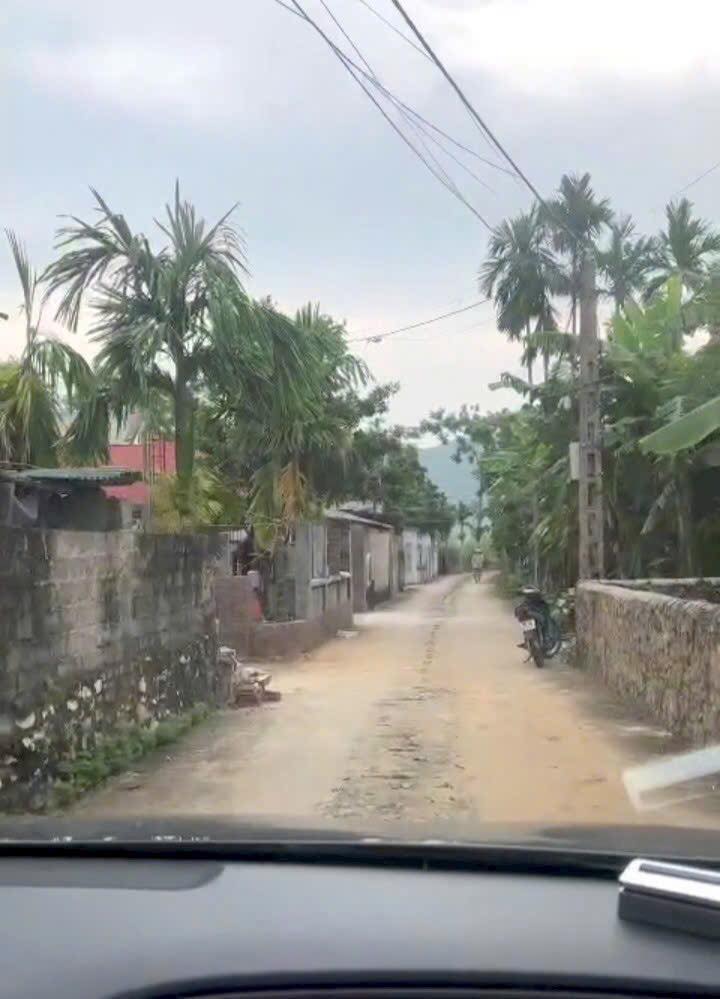 Đất ở Minh Quang, Ba Vì 700m² giá chỉ 2 tỷ - Mặt tiền 15m, view thoáng mát!