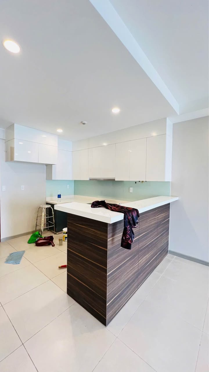 Căn hộ The Gold View Q4 92m² giá 18 triệu - Tiện nghi đầy đủ, sẵn sàng vào ở!