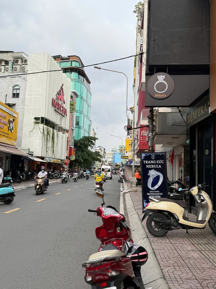 Nhà phố Rạch Bùng Binh, Quận 3, 26m² giá 13.5 tỷ - Kinh doanh đa ngành nghề hiệu quả!