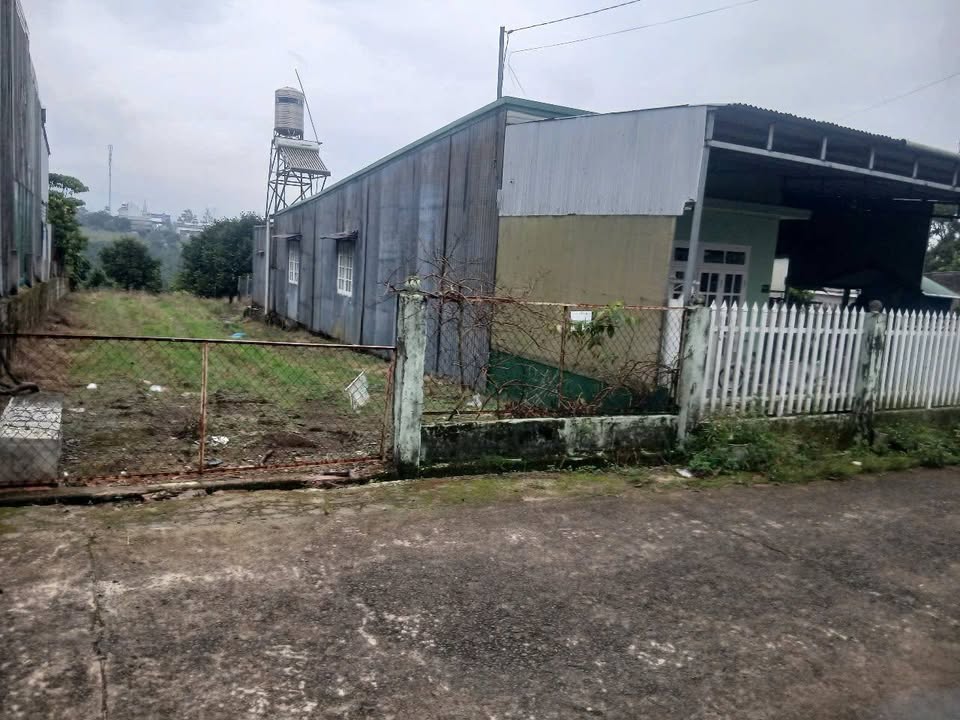 Đất nền Bảo Lộc 1260m² giá 5.4 tỷ - Nhà đẹp, cách đường nhựa 100m