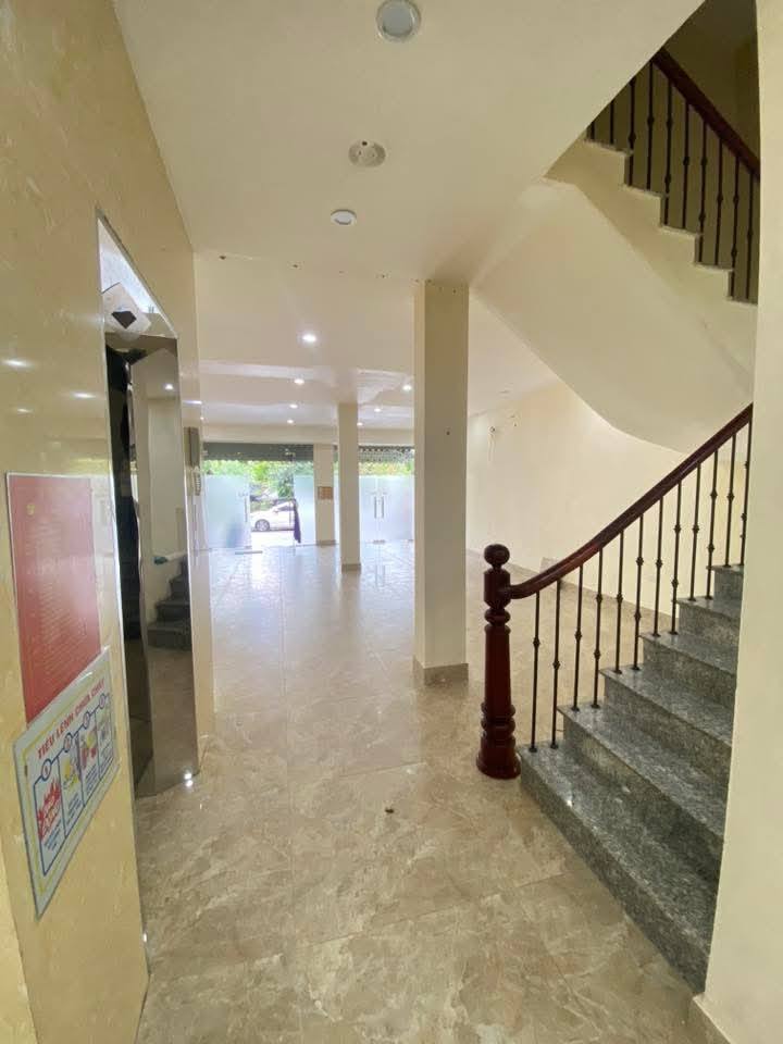 Nhà nguyên căn cho thuê tại Khu đô thị Vinaconex Phùng Khoang 122m² - Thang máy tiện lợi!