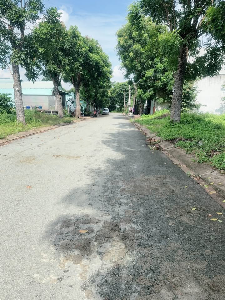 Nhà phố KDC Hoàng Long, Bến Lức 88m² - Giá 1.65 tỷ, thương lượng ngay!