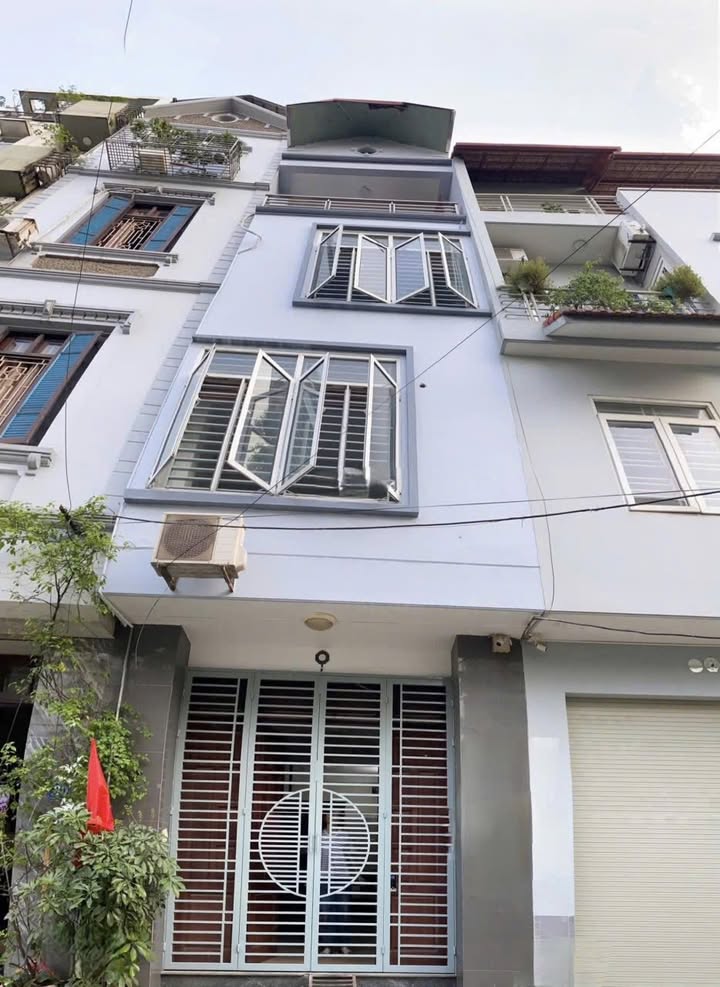 Nhà cho thuê ngõ 75 Đường Đức Diễn, Bắc Từ Liêm 40m² giá 15 triệu - Thiết kế hiện đại, thoáng mát!