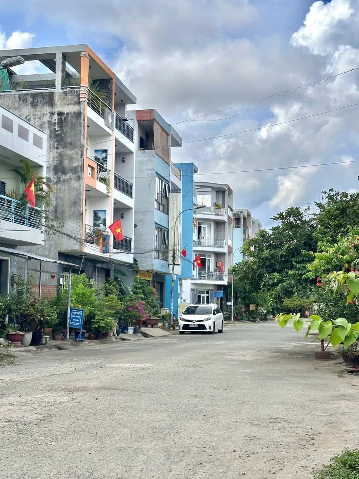 Đất nền dự án Quận 2 80m² giá chỉ 8.1 tỷ - Cơ hội đầu tư tuyệt vời!