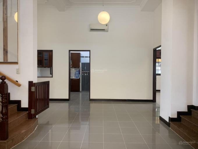 Cho thuê nhà liền kề Cầu Diễn, Phú Diễn 45m² giá 18 triệu - Ô tô đỗ cửa, gần ĐH Tài Nguyên Môi Trường!