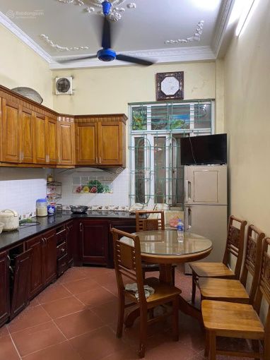 Nhà cho thuê 4 tầng 45m² tại ngõ 204 Trần Duy Hưng, Cầu Giấy - Nội thất xịn, an ninh tốt!
