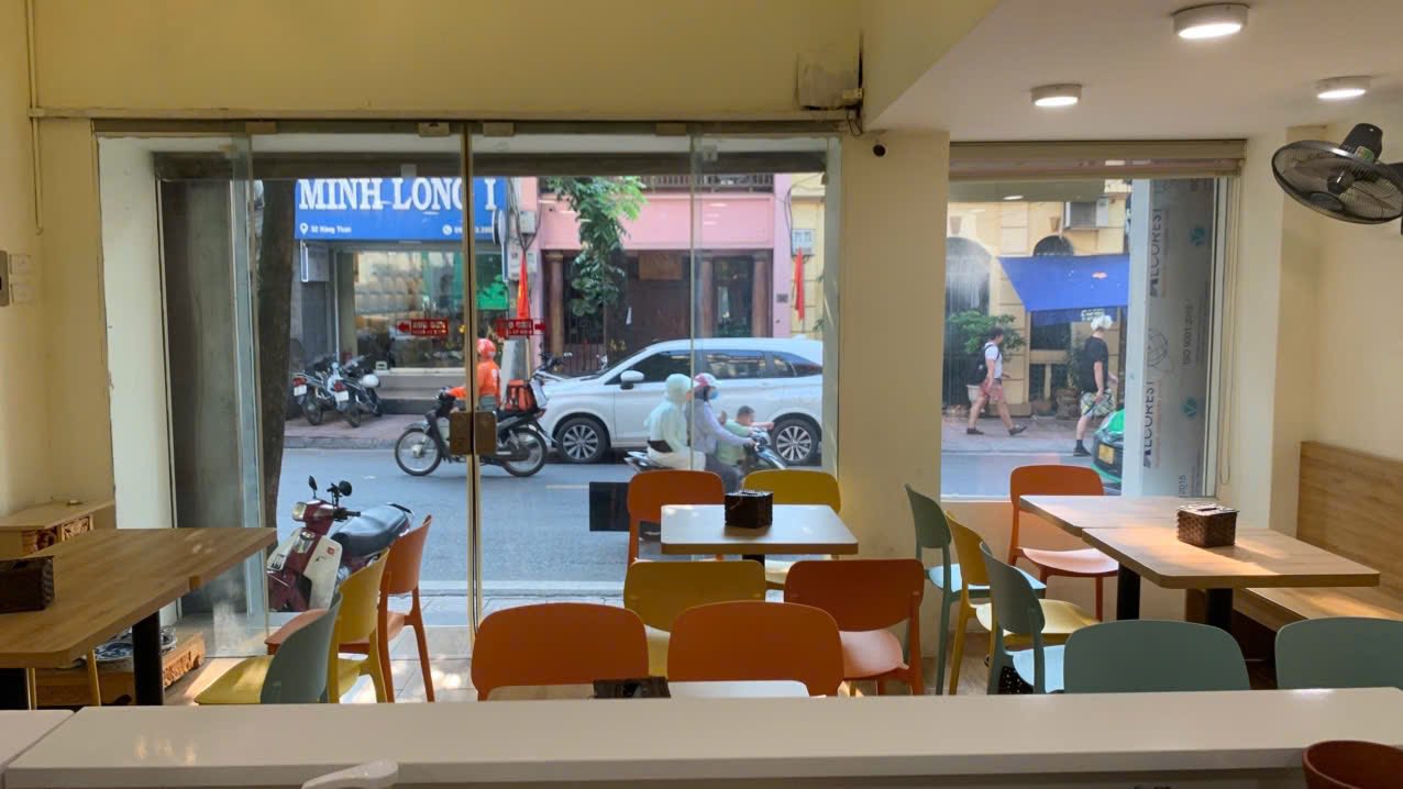 Mặt Phố Hàng Than, Hoàn Kiếm 45m² giá 120 triệu - Kinh doanh chè, đậu hũ ngay lập tức!