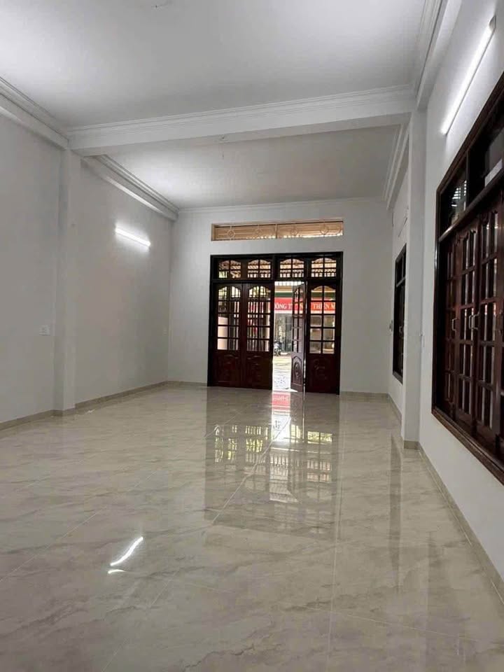 Nhà 1 Lầu Đẹp MT Đường Hàn Mạc Tử 120m² giá 8.9 tỷ - Vị trí đắc địa, sẵn sàng vào ở!