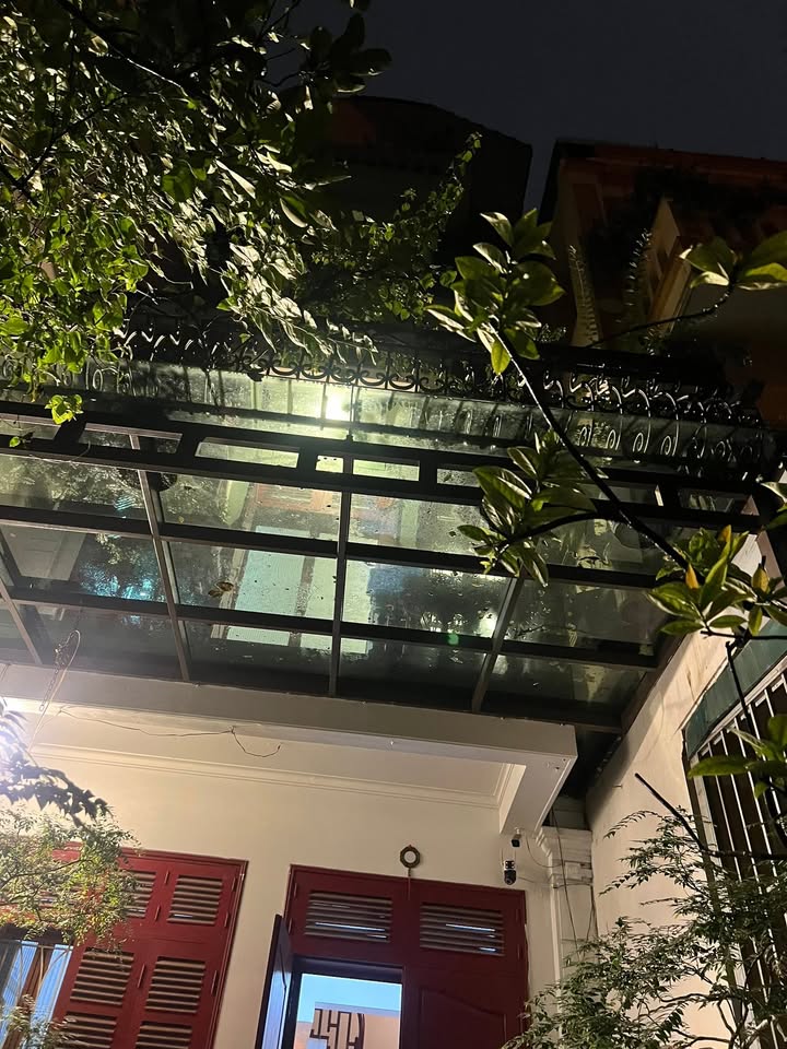 Nhà riêng phố Hồng Tiến 106m² giá 33 tỷ - Ô tô vào nhà, kinh doanh thuận lợi!