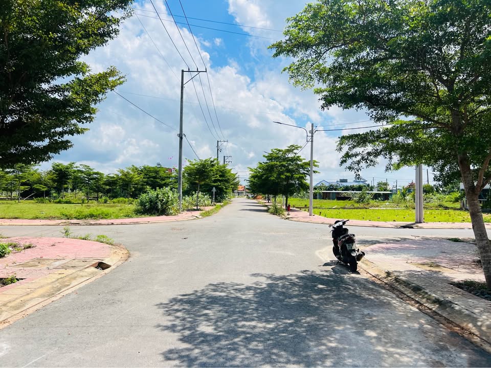 Nhà mới bán tại Phường Hàm Thắng, 98m² giá 1.5 tỷ - Đầy đủ nội thất, tiện ích xung quanh