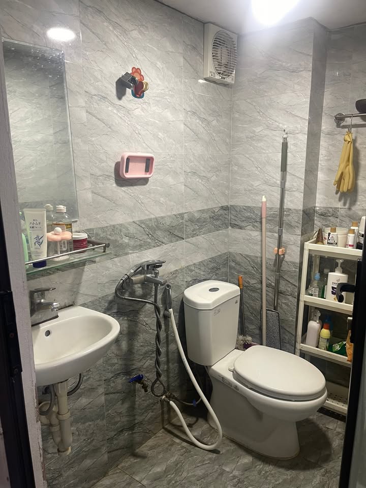 Phòng cho thuê tại Đống Đa 40m² giá 3.5 triệu - Tiện nghi đầy đủ, vào ở ngay!