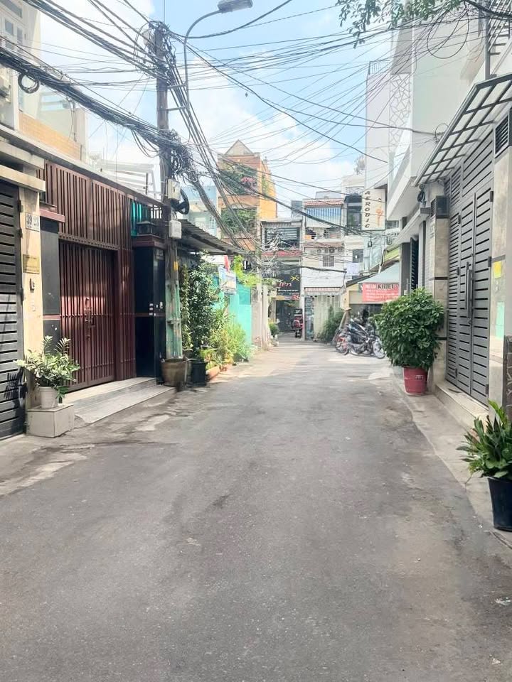 Nhà 4 tầng mặt tiền hẻm xe tải Dạ Nam, Quận 8, 64m² giá 9.5 tỷ - Vị trí đẹp, tiện ích xung quanh!