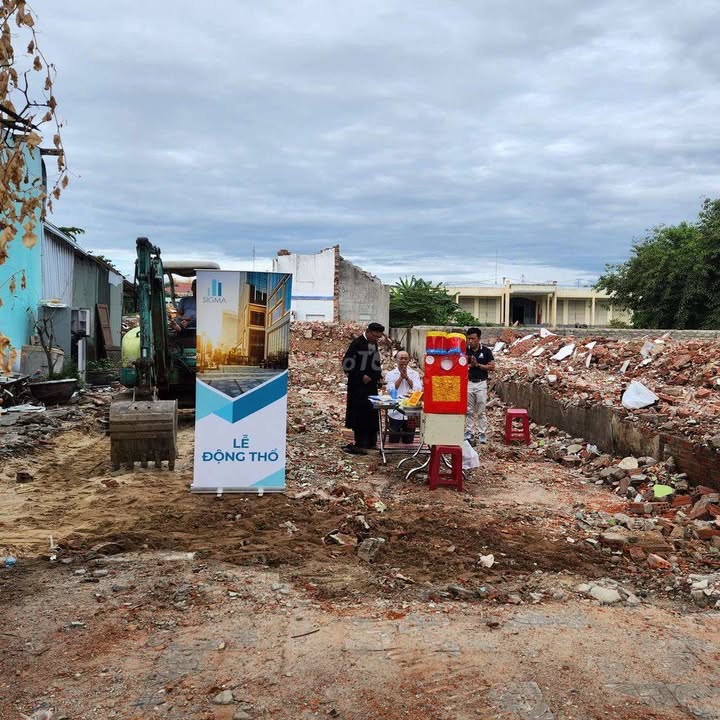 Đất Mặt Tiền Lê Văn Hiến 440m² giá 35 tỷ - Vị trí đắc địa kinh doanh