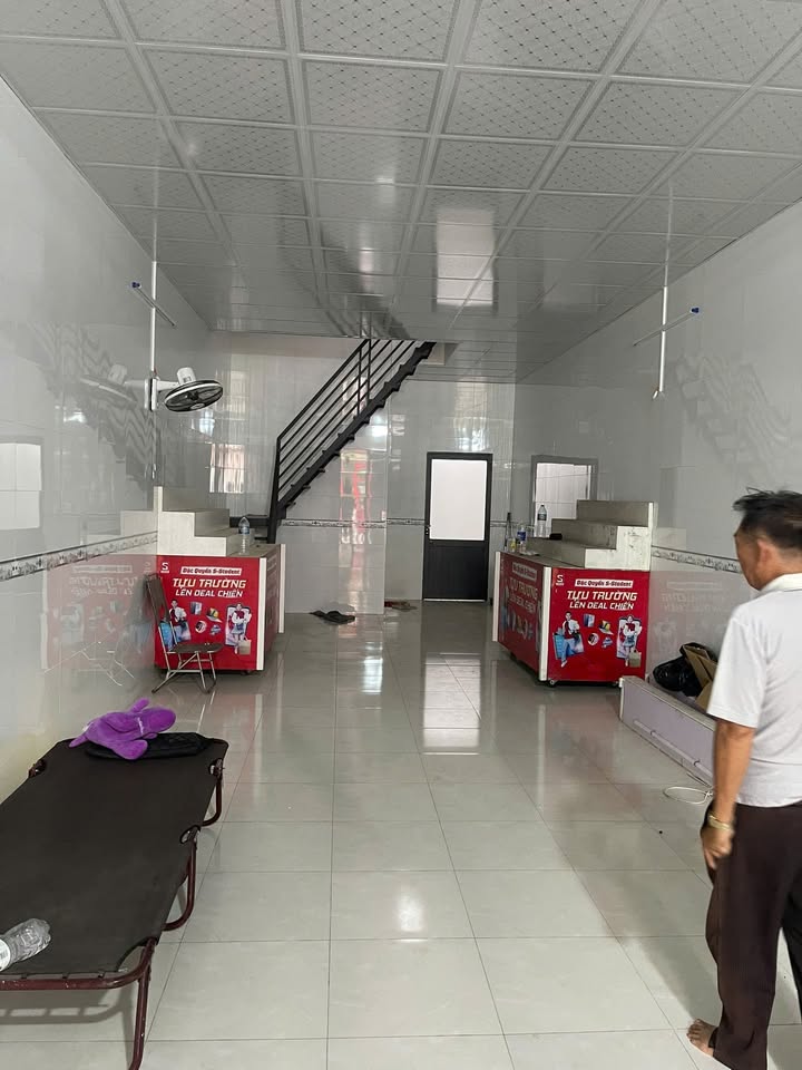 Bán nhà riêng Lý Thái Tổ Nối Dài 74m² giá 3 tỷ - Vị trí trung tâm Long Xuyên!