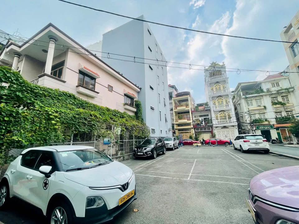 Nhà cho thuê Thích Quảng Đức, Q. Phú Nhuận 120m² giá chỉ 20 triệu/tháng - Cơ hội tuyệt vời!