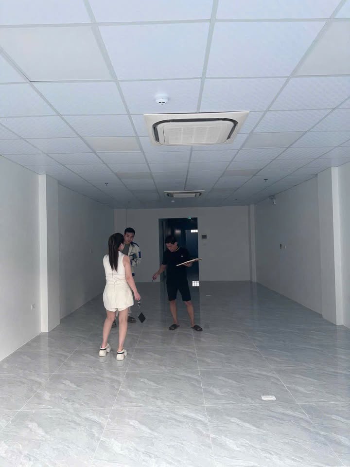 Cho thuê tòa nhà kinh doanh mặt phố Vọng 150m² giá 80 triệu - Vị trí đắc địa!