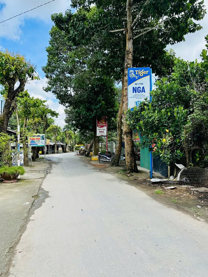 Nhà mặt tiền Trương Văn Kỉnh, Cầu Kè, 142m² giá 1 tỷ - Kinh doanh thuận lợi!