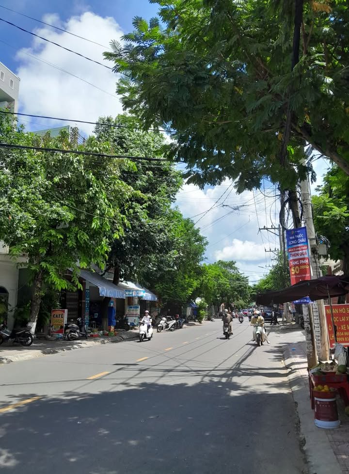 Nhà 3 Mê Góc 2 Mặt Tiền Đường Nguyễn Thị Định, 92m² - Kinh Doanh Tốt, Giá 10.1 Tỷ