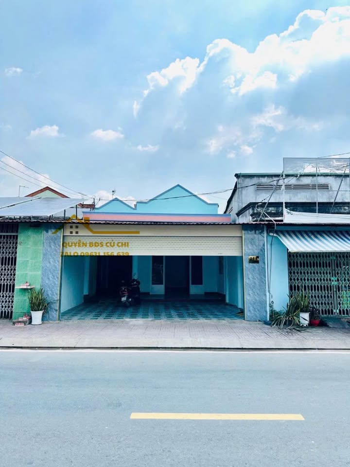 Nhà C4 đường Phạm Hữu Tâm, Củ Chi, 294m² giá 8 tỷ - Kinh doanh sầm uất!