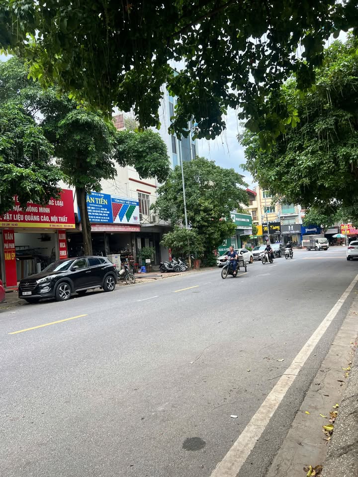 Nhà nguyên căn 3 tầng tại Nguyễn Mậu Tài, Gia Lâm - Kinh doanh thuận lợi!