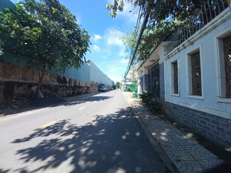 Nhà phố 2 mặt tiền Đường số 5 Tăng Nhơn Phú 52m² giá 3.6 tỷ - Sẵn sàng ở ngay!