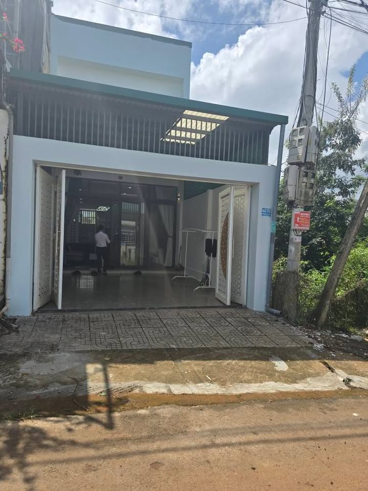 Nhà mặt tiền hẻm 442 Y Moan, Buôn Ma Thuột 110m² giá 3.25 tỷ - Sẵn sàng vào ở ngay!