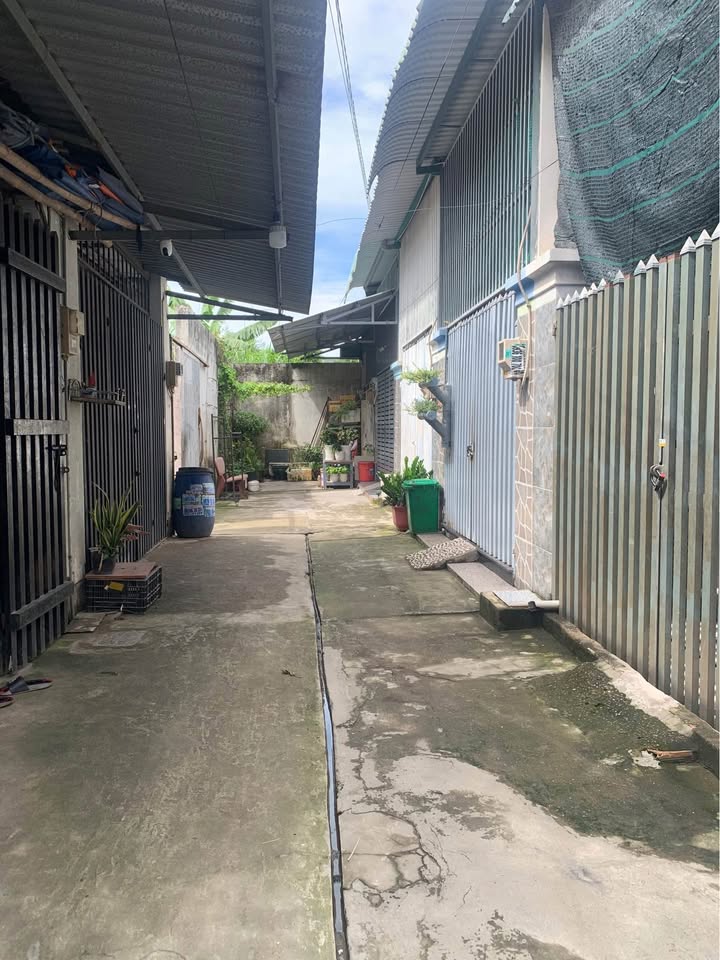 Nhà đẹp 1 trệt 1 lửng tại Trung Chánh, Hóc Môn 35m² giá 1.45 tỷ - Sổ hồng chính chủ!