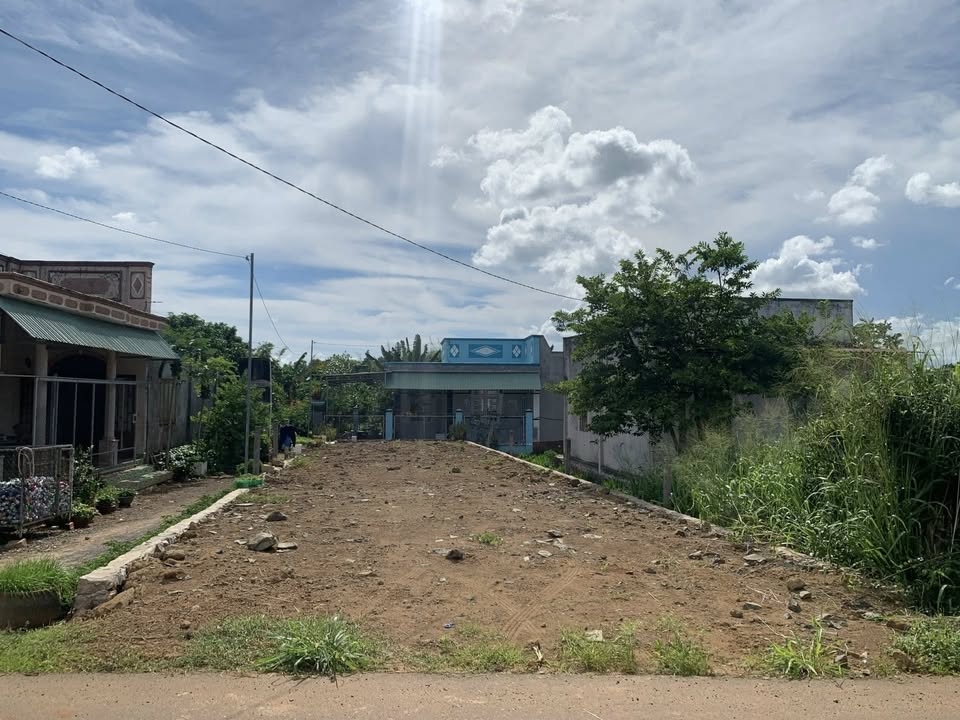 Đất nền mặt tiền đường Tạ Văn Sáu, Long Điền, 210m² giá 1.7 tỷ - Cơ hội đầu tư hấp dẫn!