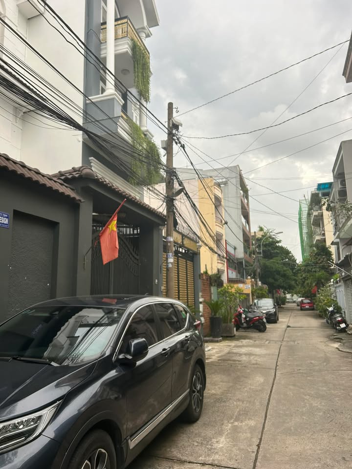 Đất nền Thủ Đức 200m² giá tốt - Vị trí đắc địa thích hợp xây VP hoặc nhà ở!