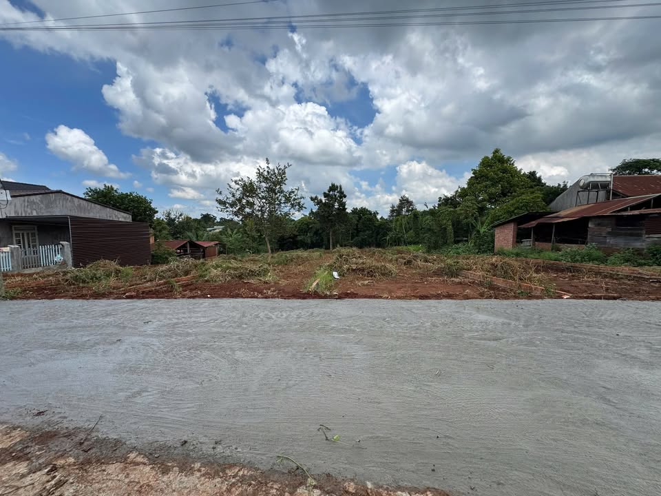 Đất nền mặt tiền A2, Buôn Ma Thuột 300m² chỉ 1.65 tỷ - Cơ hội đầu tư sinh lời!