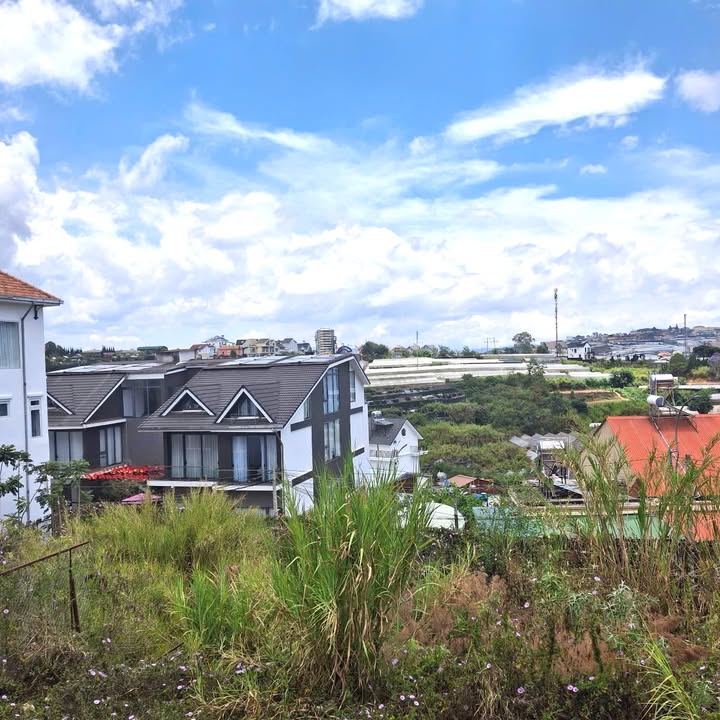 Đất mặt tiền đường Hùng Vương, P10 Đà Lạt 1432m² giá 95 tỷ - Cơ hội đầu tư hấp dẫn!