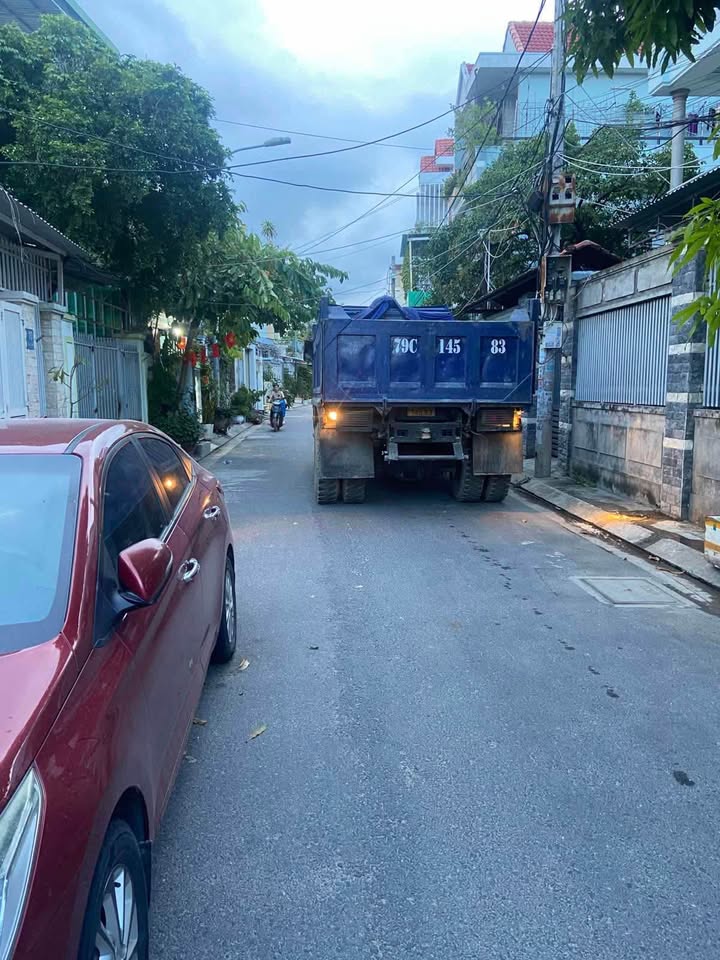 Nhà phố Đặng Dung, Phước Long, Nha Trang 65m² giá 6 tỷ - Đường rộng, gần bãi biển!