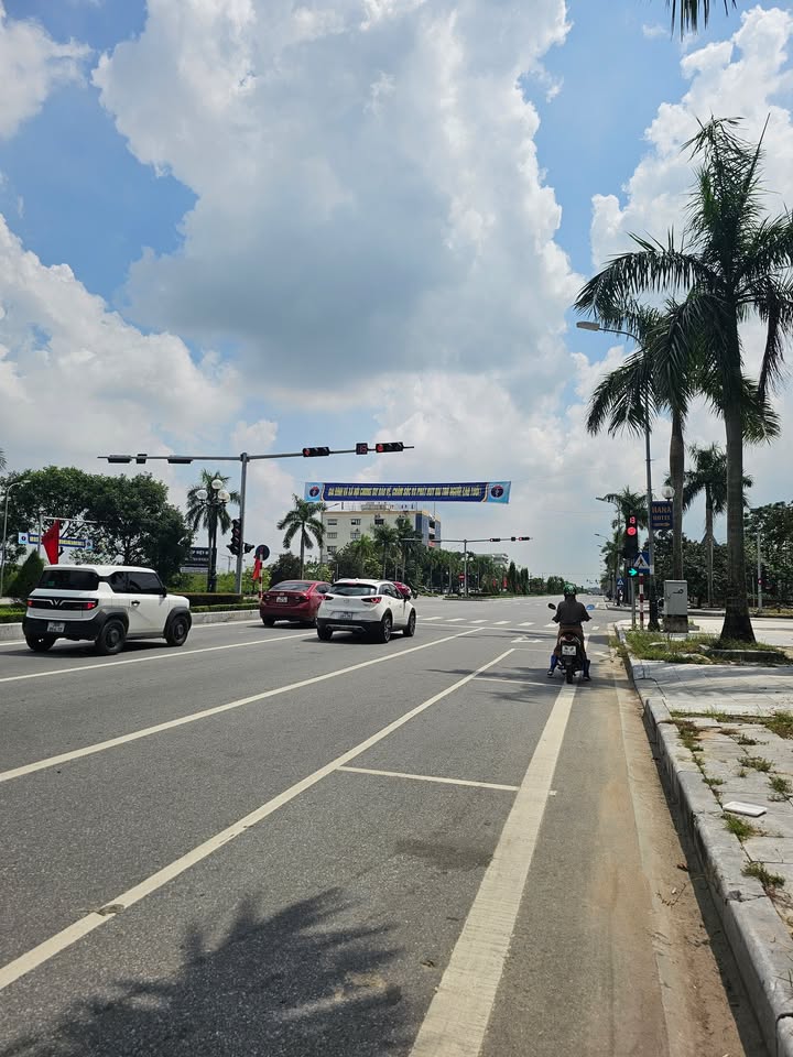 Đất nền Quảng Thịnh 116m² giá 1 tỷ - Đối diện TTTM, giao thông tiện lợi!