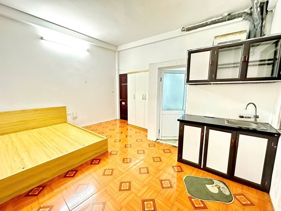 Phòng trọ cho thuê tại 131 Pháo Đài Láng, Đống Đa - Giá 3.5 triệu/tháng, nhận 1 xe