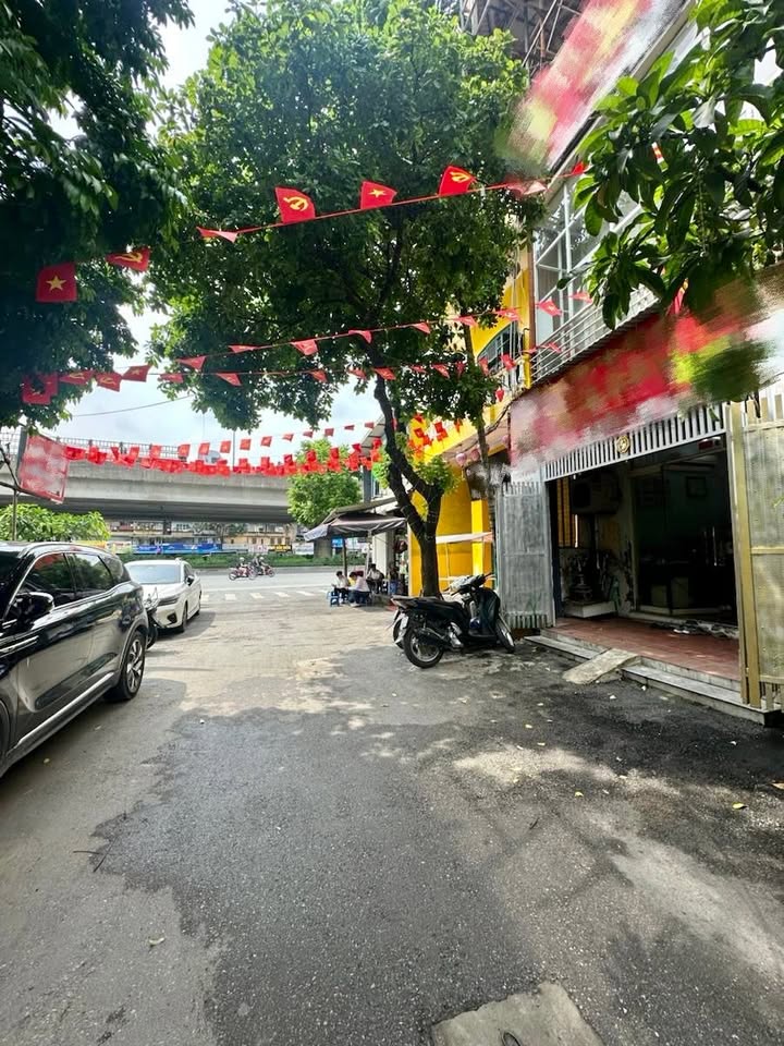 Nhà riêng Nguyễn Huy Tưởng 52m² giá 21 tỷ - 3 ô tô tránh, sổ đỏ vuông vức!