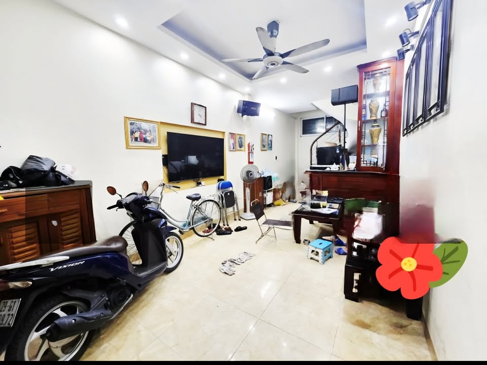 Nhà phố Thanh Xuân 32m² giá 14.2 tỷ - Nhà đẹp, sổ đỏ chính chủ!