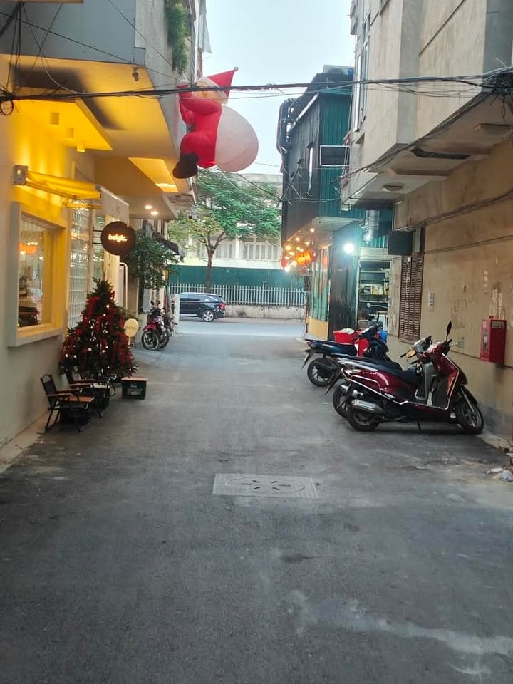 Đất Golmark Hồ Tùng Mậu Bắc Từ Liêm 41m² giá 7.79 tỷ - Sổ đỏ chính chủ, ô tô vào tận nơi!