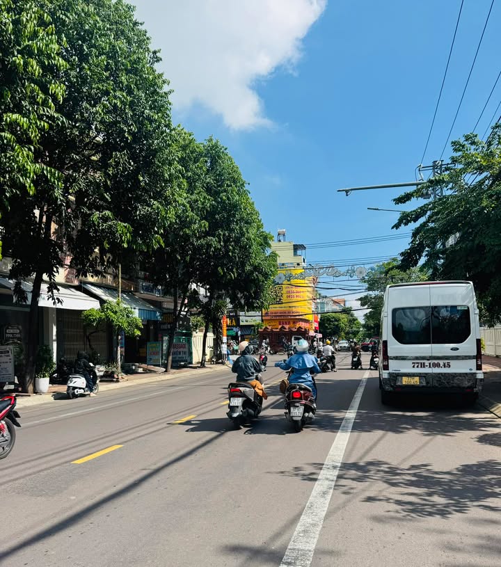 Nhà mặt tiền Kinh Doanh sầm uất tại Quy Nhơn 90m² giá 10 tỷ - Đầu tư sinh lời ngay!