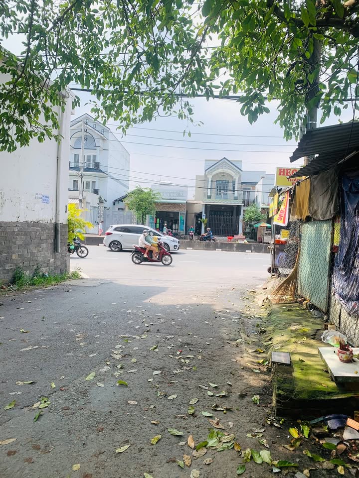 Đất thổ cư 220m² Hóc Môn giá 6.5 tỷ - Sổ đỏ chính chủ, xe hơi vào tận nơi!