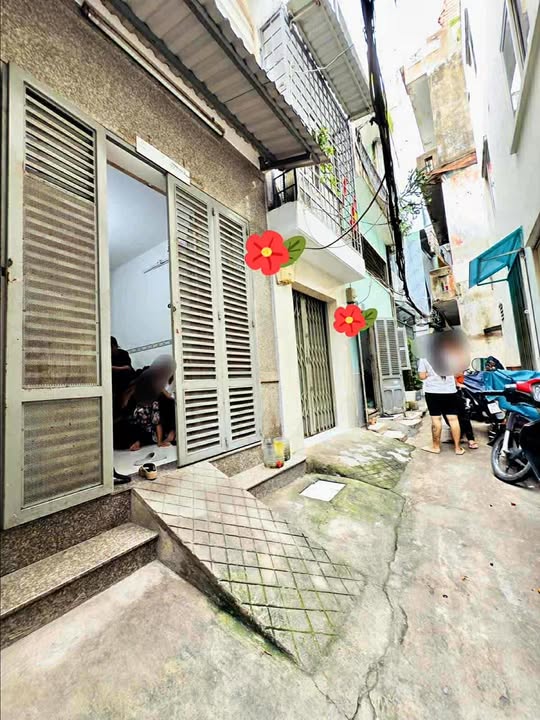 Nhà 3 tầng quận 10 Lý Thái Tổ 22m² giá 4.22 tỷ - Vị trí đắc địa, giao thông thuận lợi!